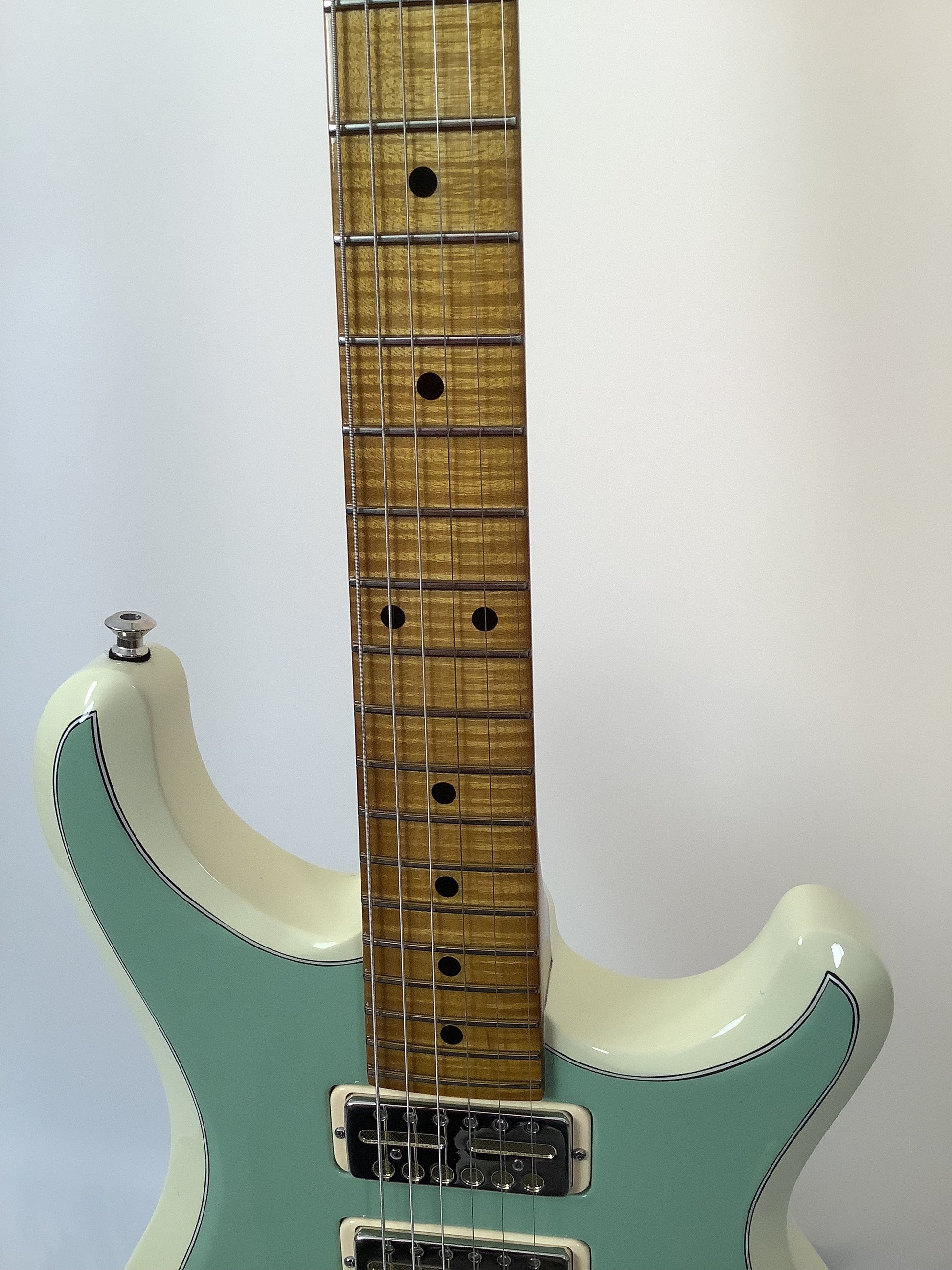 Knaggs Severn Willow Green/ Cream