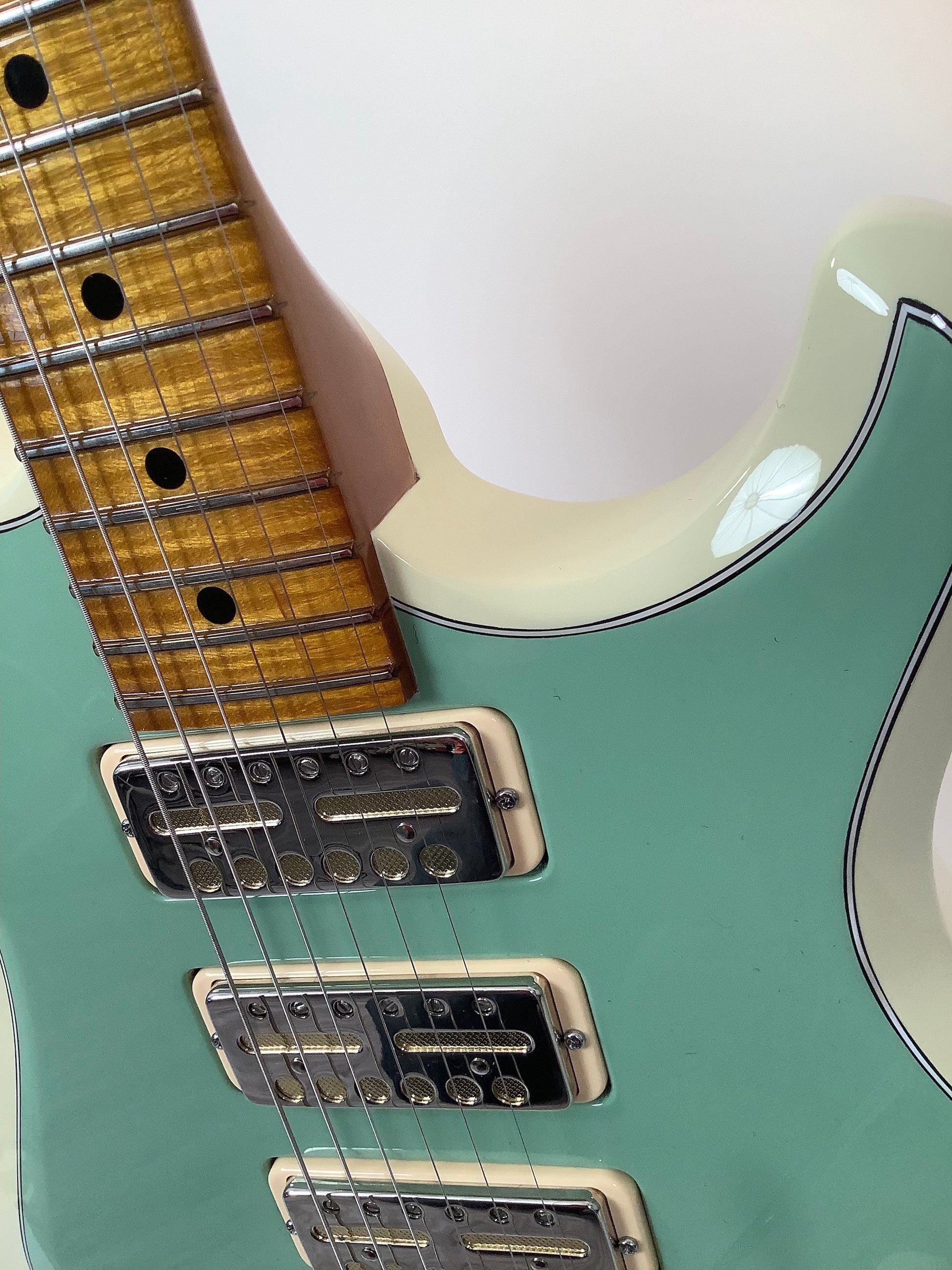 Knaggs Severn Willow Green/ Cream