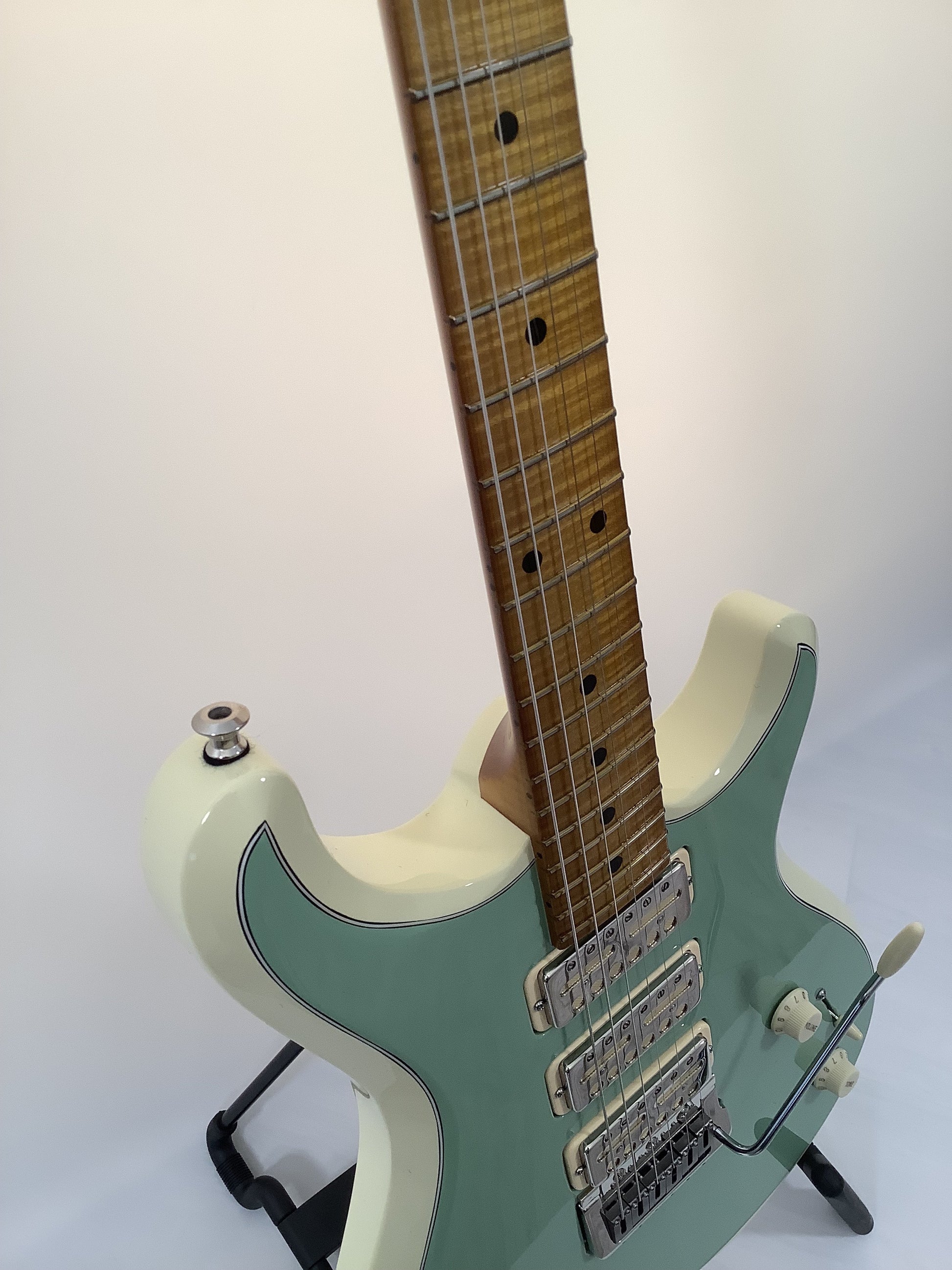 Knaggs Severn Willow Green/ Cream