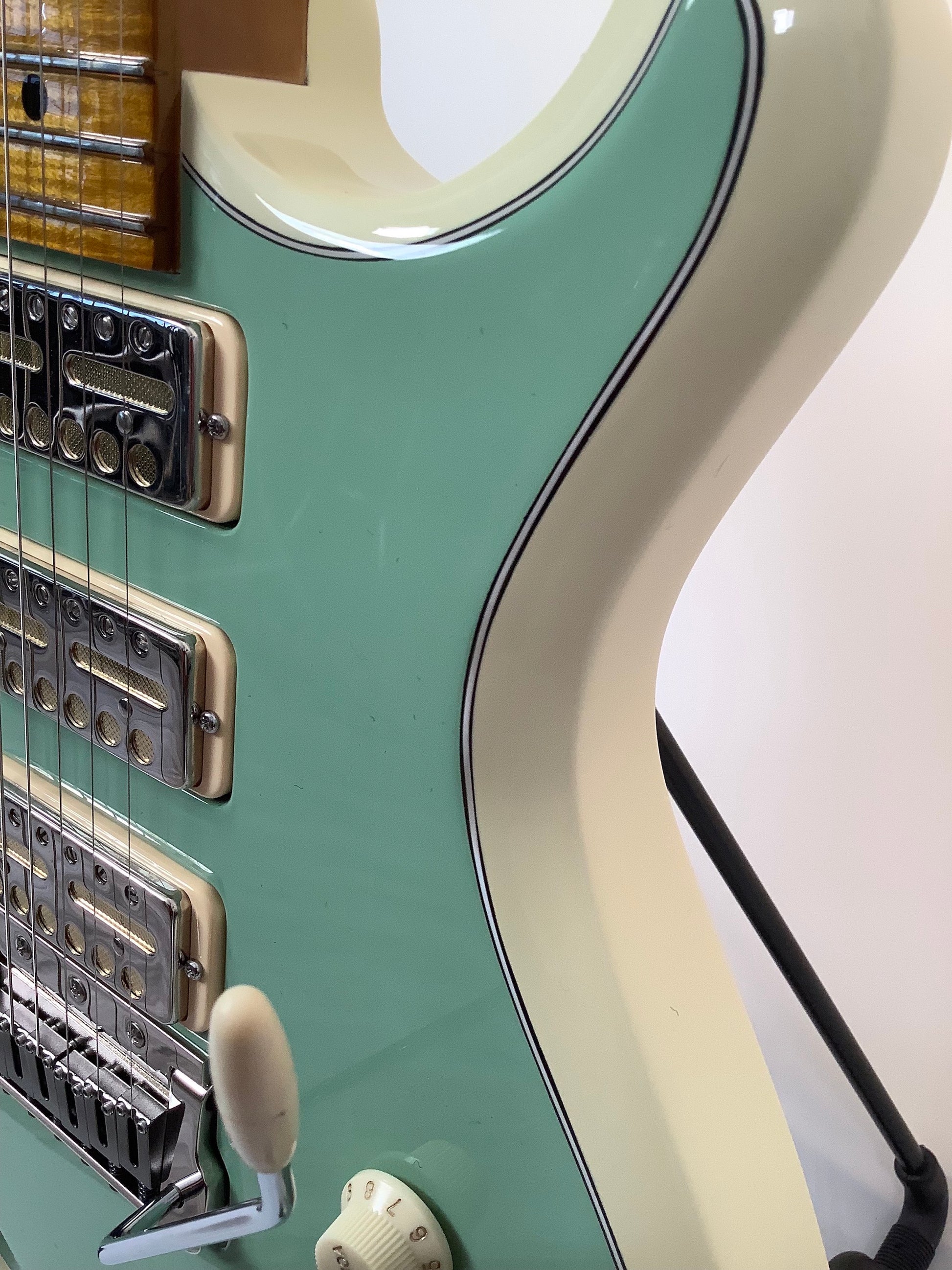 Knaggs Severn Willow Green/ Cream