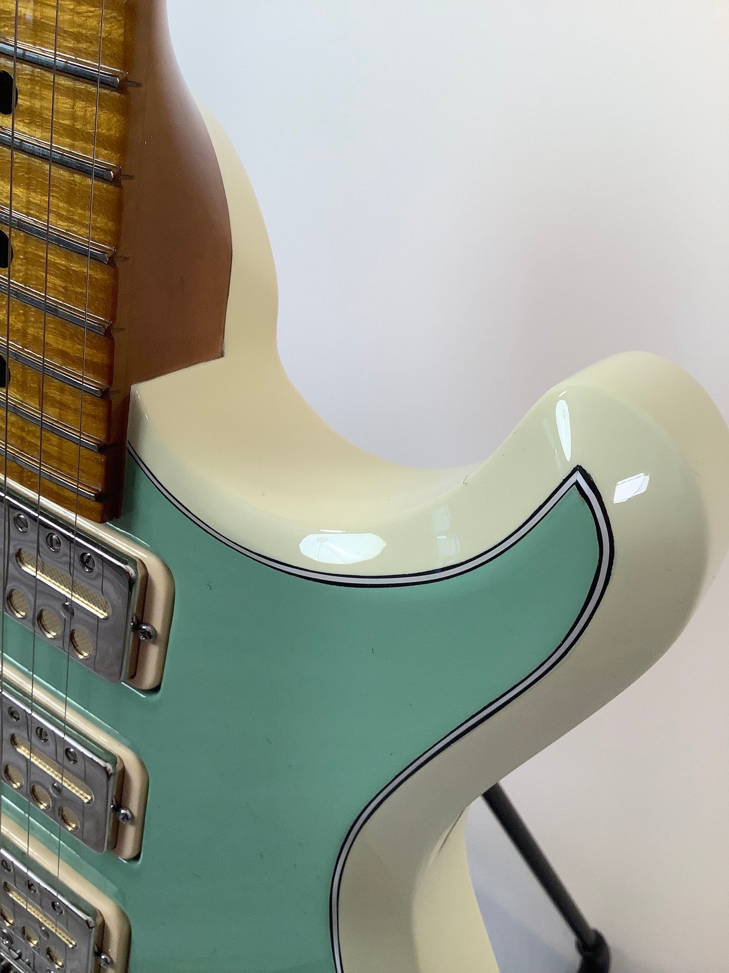 Knaggs Severn Willow Green/ Cream