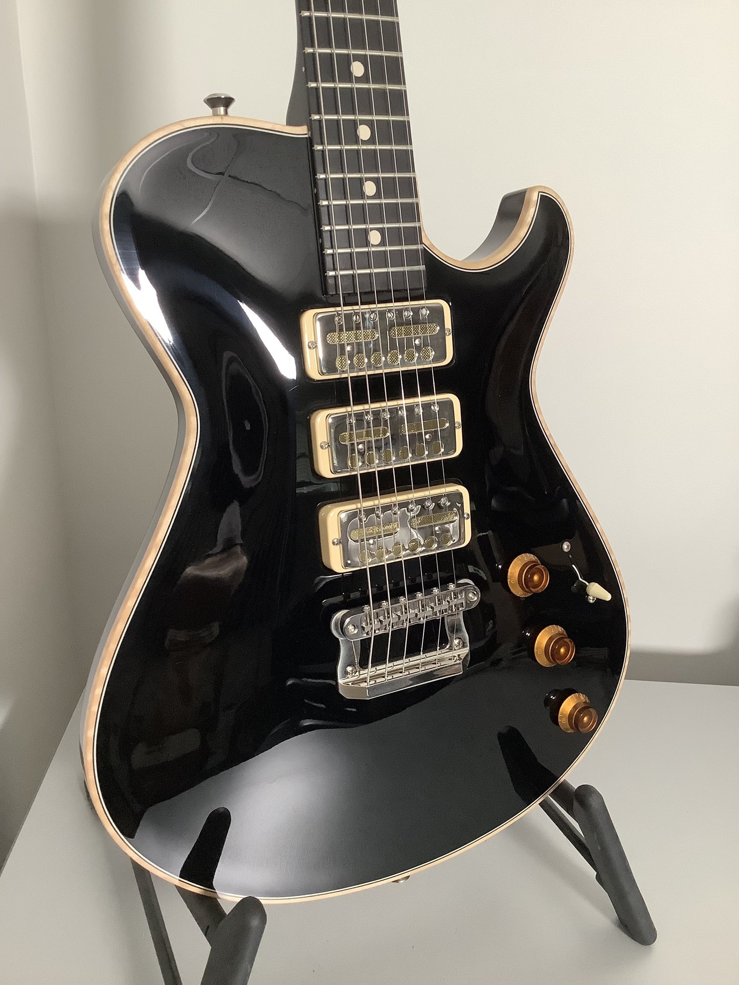 Knaggs Kenai Black Gold Foils