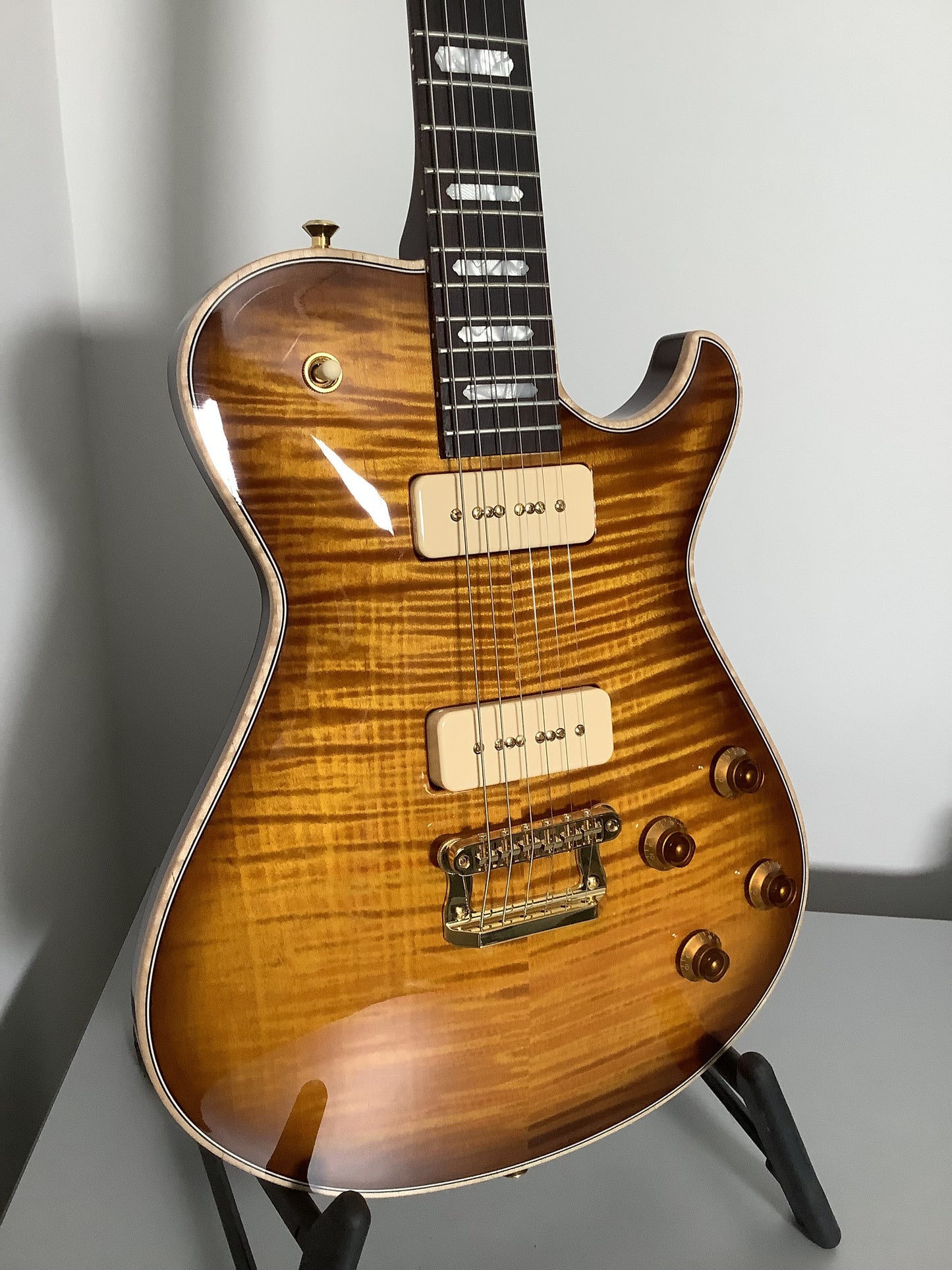 Knaggs Kenai Hickory Burst P-90