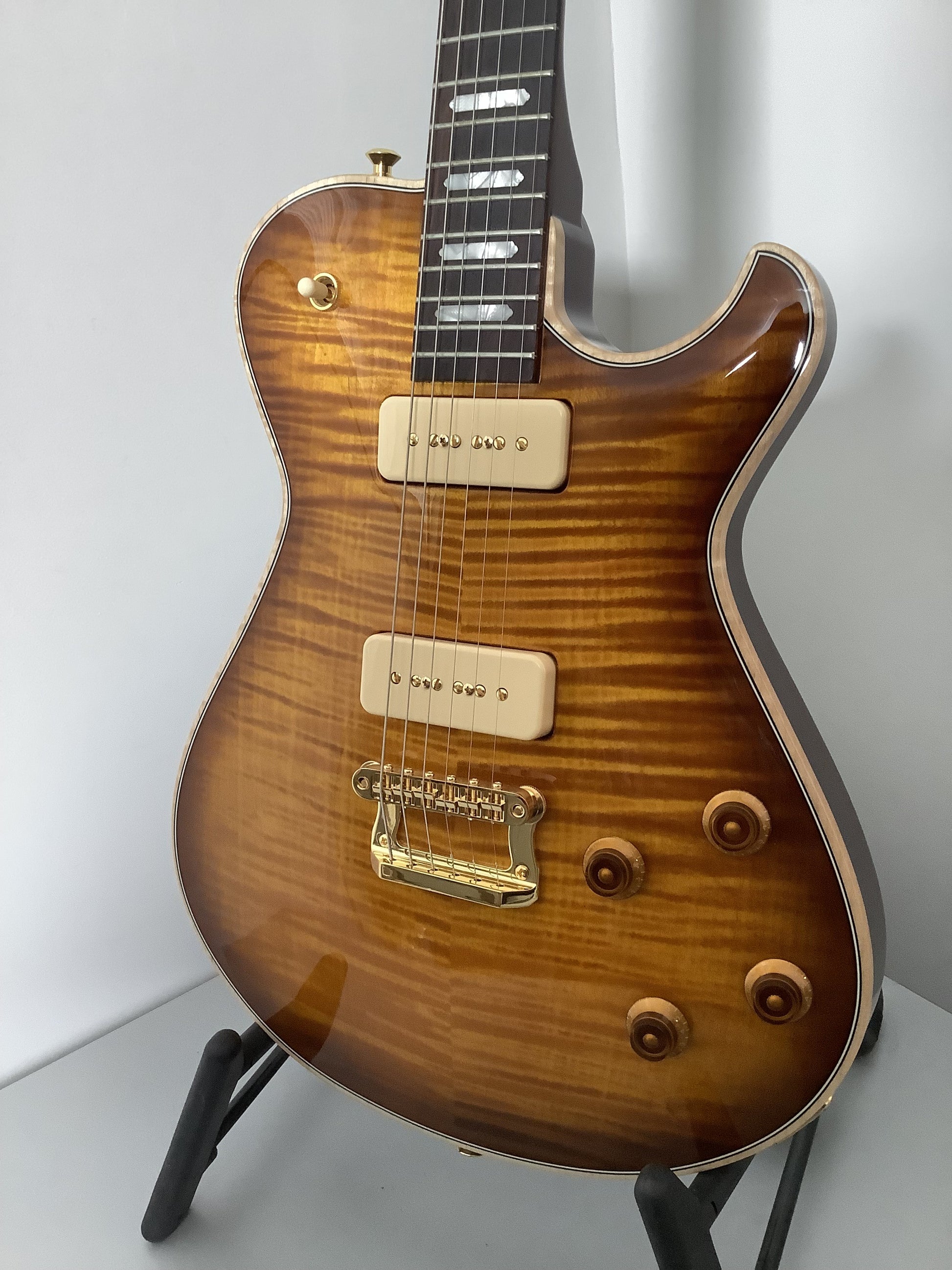 Knaggs Kenai Hickory Burst P-90