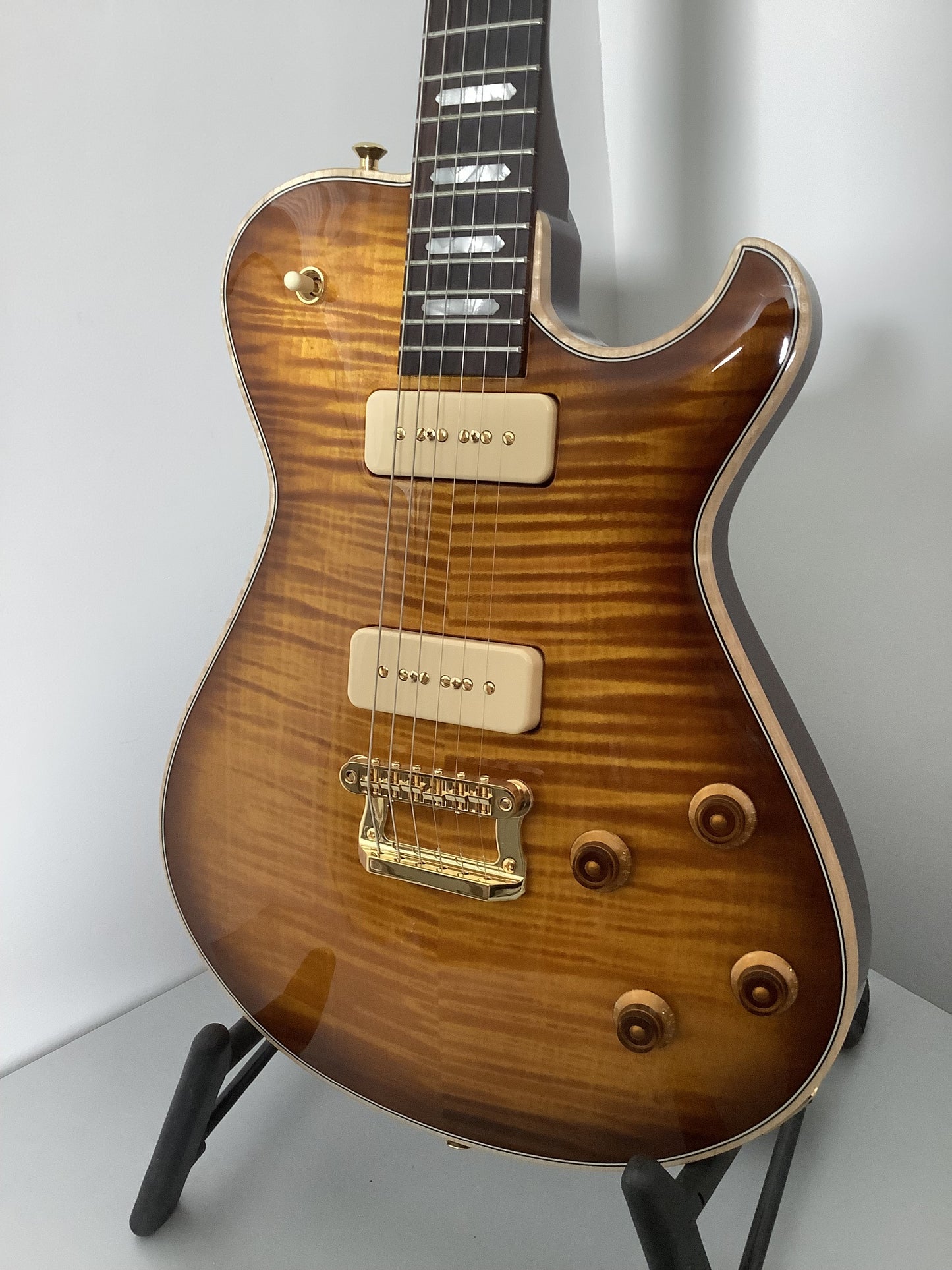 Knaggs Kenai Hickory Burst P-90