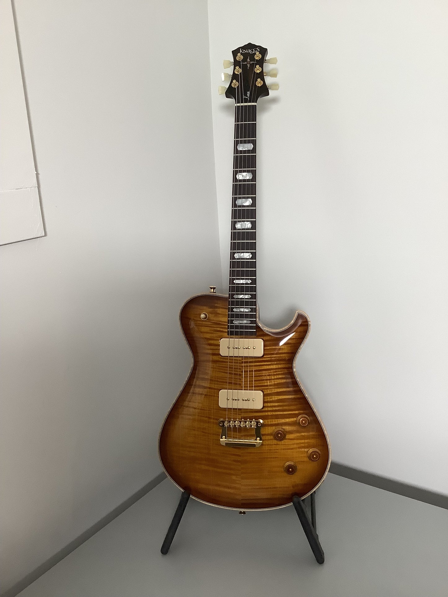 Knaggs Kenai Hickory Burst P-90