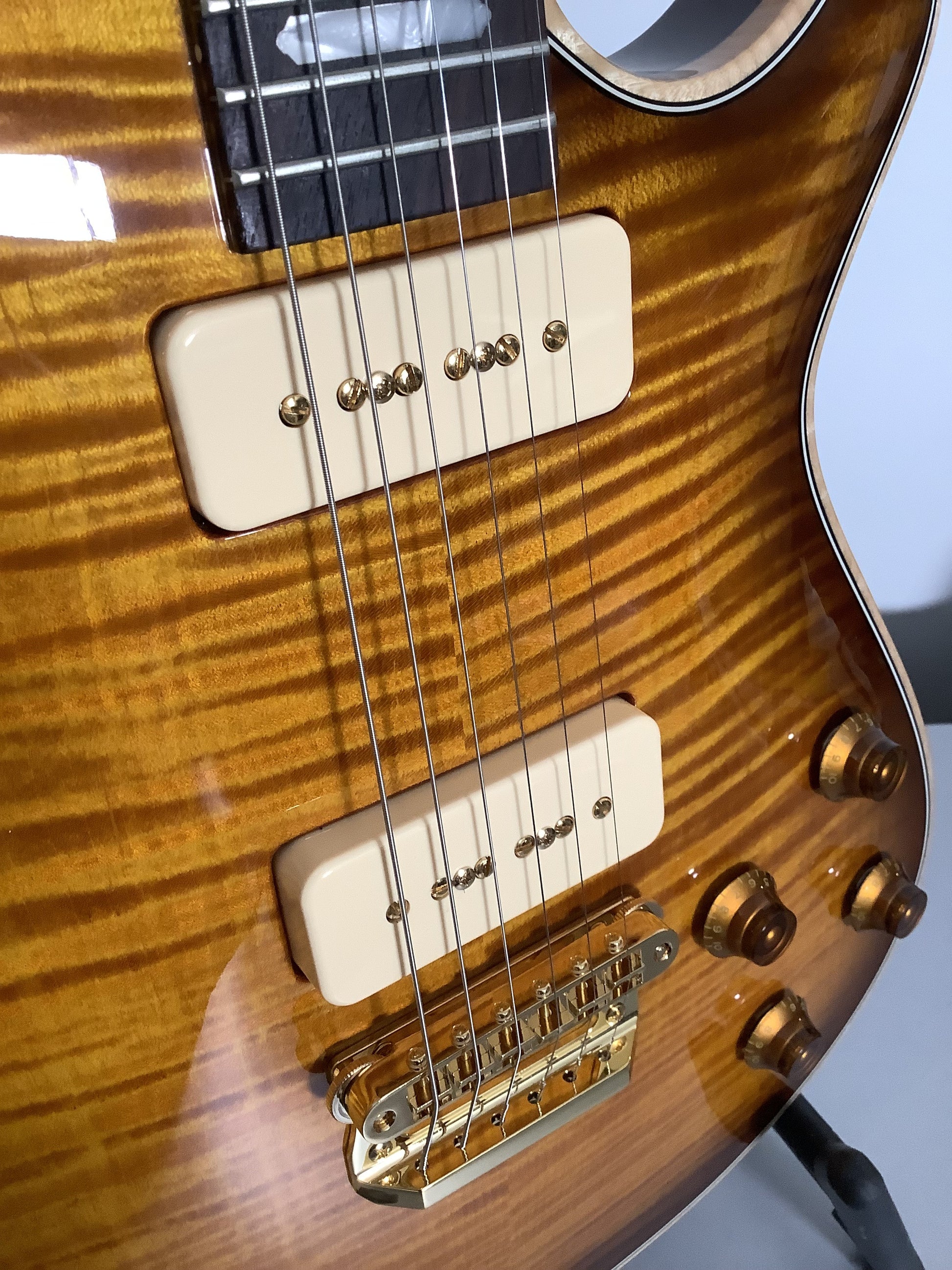 Knaggs Kenai Hickory Burst P-90